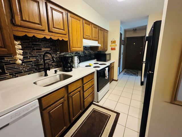 6313 Alderwood Bay D, Woodbury, MN 55125