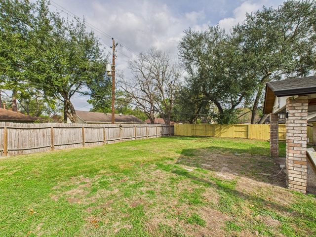 9526 Meadowcroft Drive, Houston, TX 77063