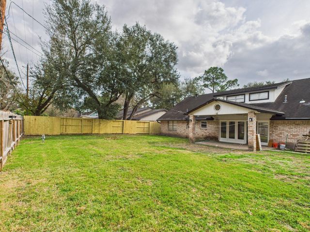 9526 Meadowcroft Drive, Houston, TX 77063