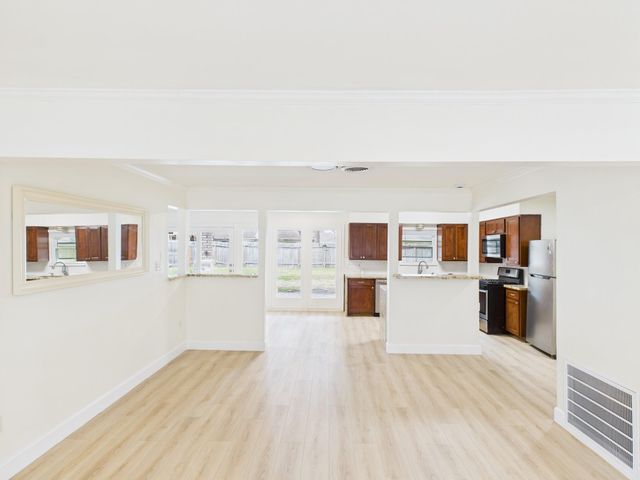 9526 Meadowcroft Drive, Houston, TX 77063