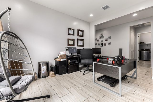 10836 W LUKE Avenue, Phoenix, AZ 85037