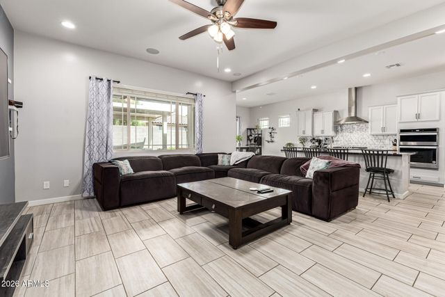 10836 W LUKE Avenue, Phoenix, AZ 85037