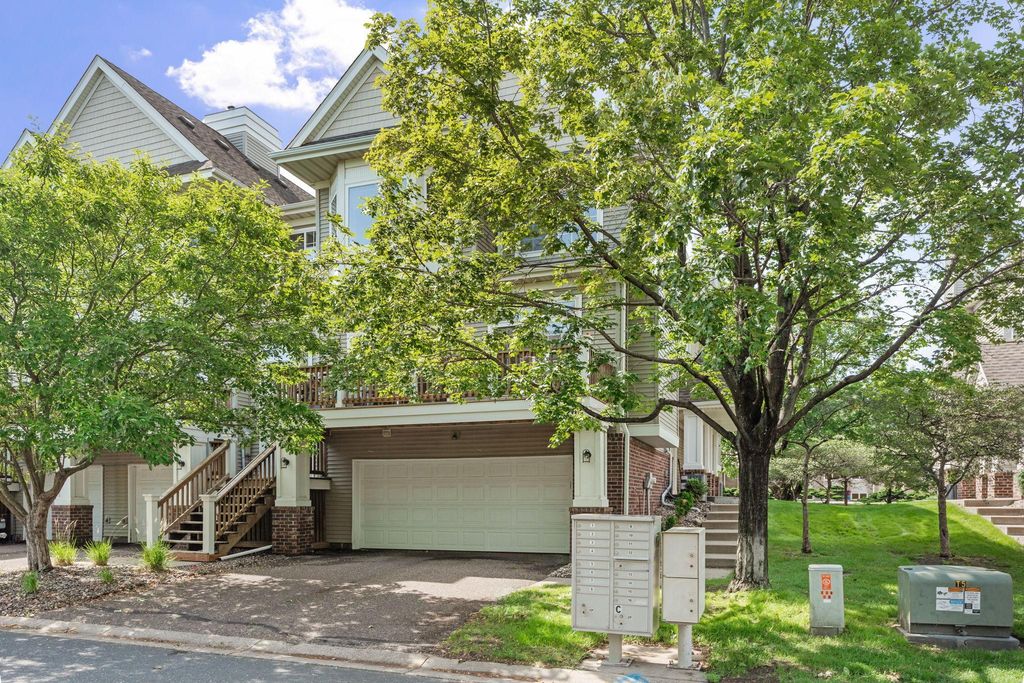 208 Christenson Way NE, Fridley, MN 55432 — photo 4