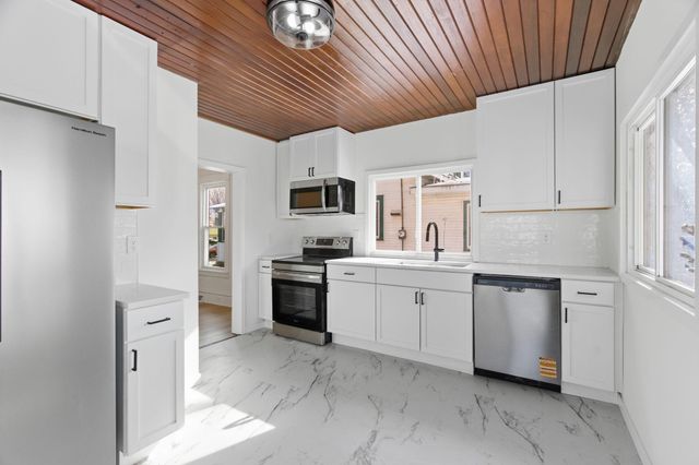 3820 30th Avenue S, Minneapolis, MN 55406