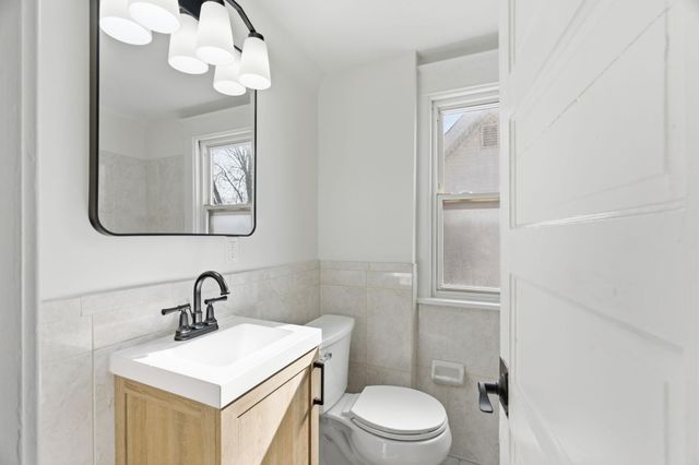 3820 30th Avenue S, Minneapolis, MN 55406