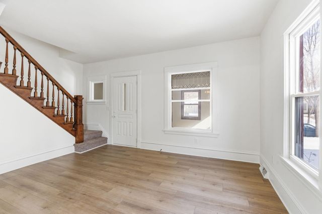 3820 30th Avenue S, Minneapolis, MN 55406