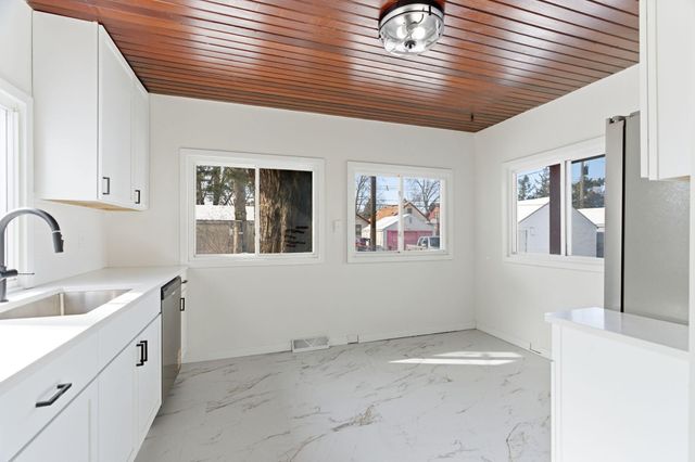 3820 30th Avenue S, Minneapolis, MN 55406