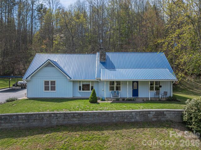 444 Martin Branch Road, Leicester, NC 28748