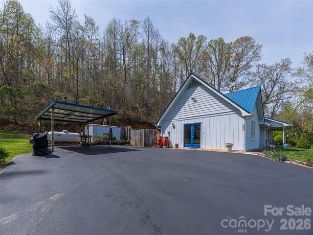 444 Martin Branch Road, Leicester, NC 28748