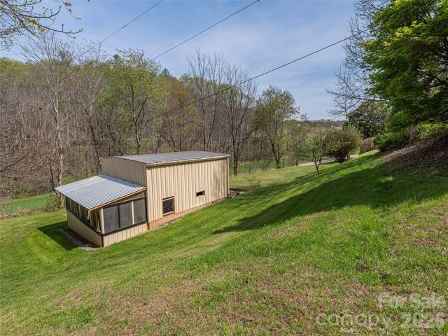 444 Martin Branch Road, Leicester, NC 28748