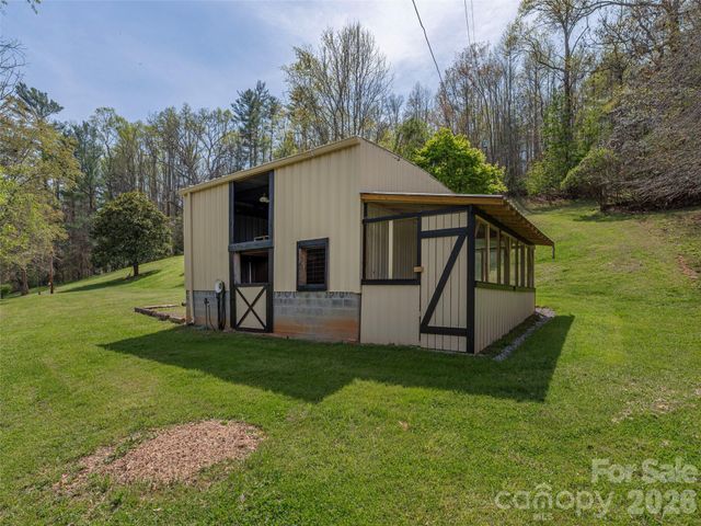 444 Martin Branch Road, Leicester, NC 28748