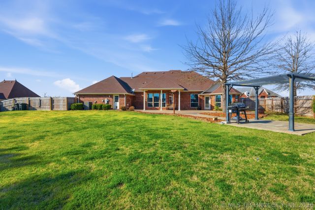 1459 Manor Court, Fort Gibson, OK 74434