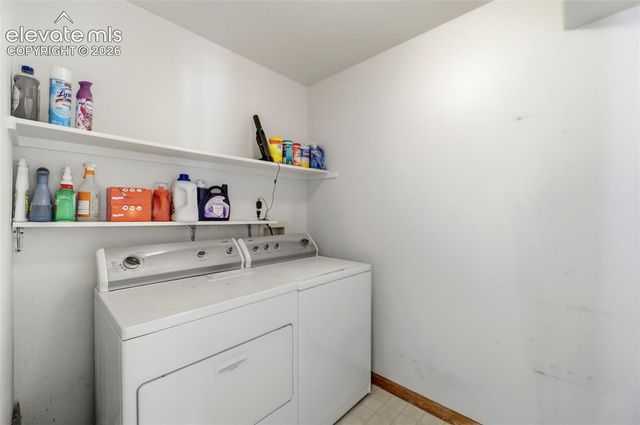 959 Pond Side Drive, Colorado Springs, CO 80911