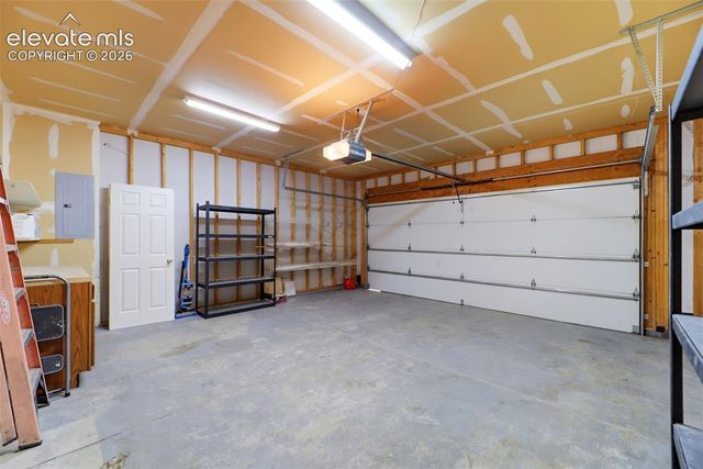 959 Pond Side Drive, Colorado Springs, CO 80911