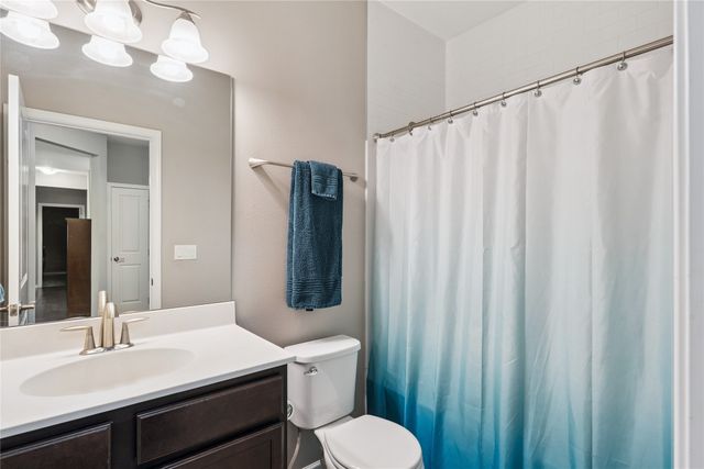 5075 Andrews Place, Pleasant Hill, IA 50327