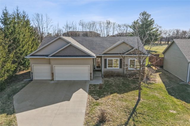 5075 Andrews Place, Pleasant Hill, IA 50327