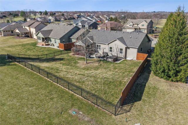 5075 Andrews Place, Pleasant Hill, IA 50327