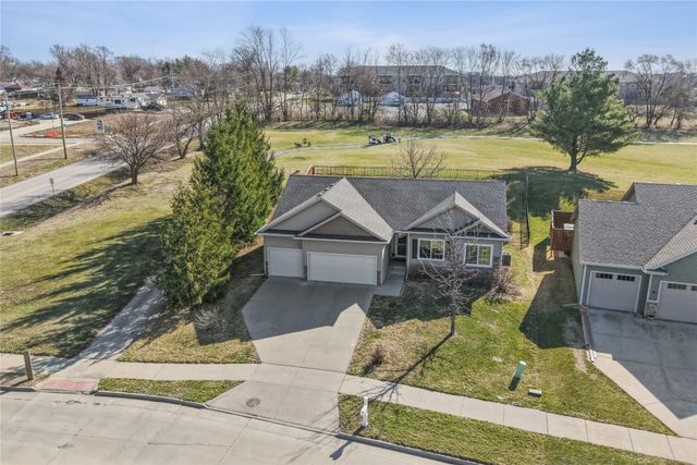 5075 Andrews Place, Pleasant Hill, IA 50327