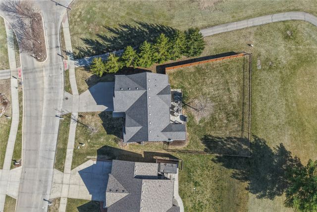 5075 Andrews Place, Pleasant Hill, IA 50327