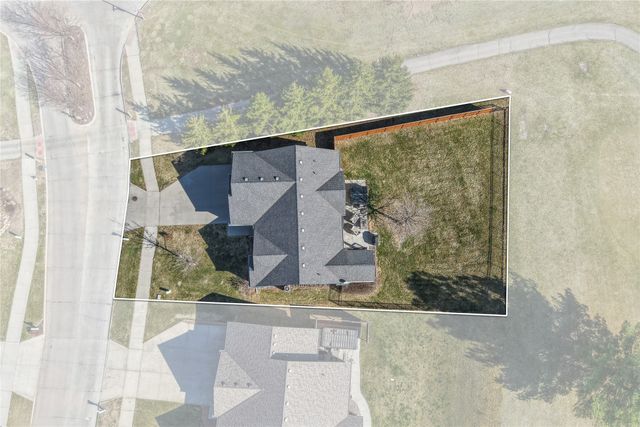 5075 Andrews Place, Pleasant Hill, IA 50327