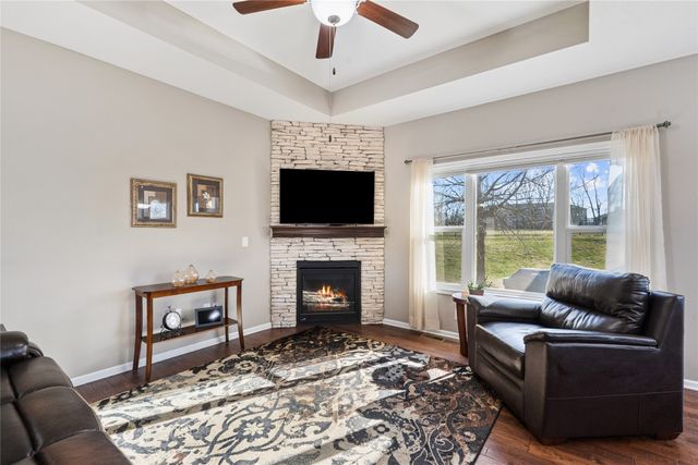 5075 Andrews Place, Pleasant Hill, IA 50327