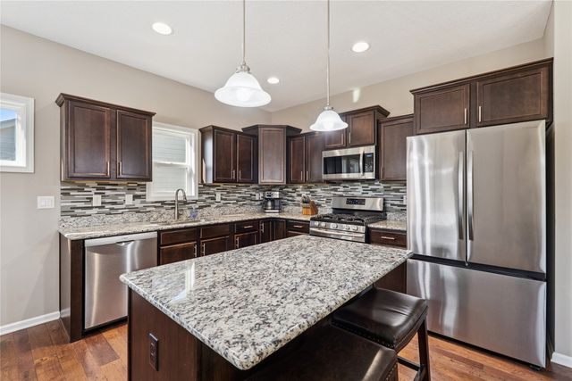 5075 Andrews Place, Pleasant Hill, IA 50327