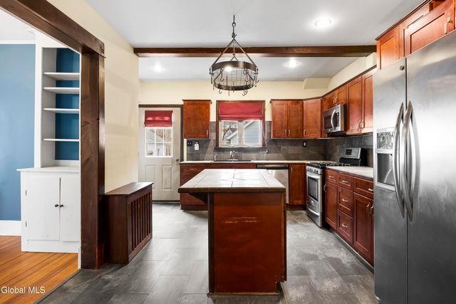 11 Cornelius Avenue, Niskayuna, NY 12309