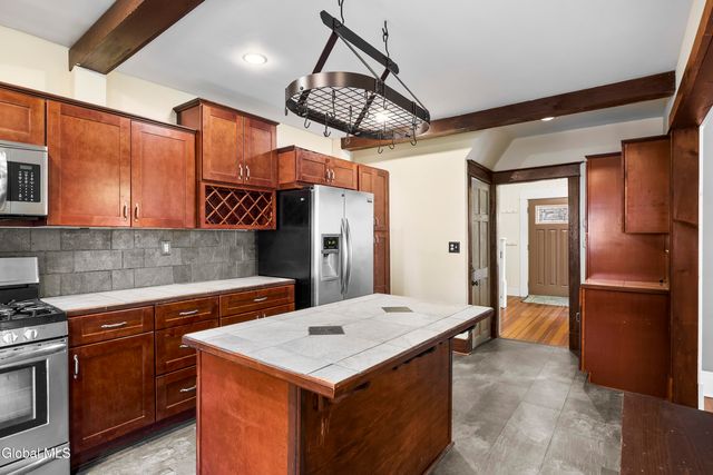 11 Cornelius Avenue, Niskayuna, NY 12309