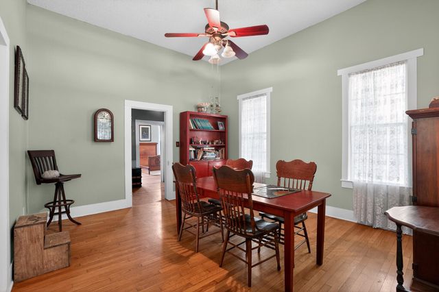 106 E Valverde Street, Brenham, TX 77833
