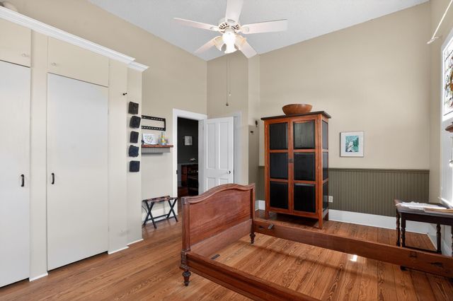 106 E Valverde Street, Brenham, TX 77833