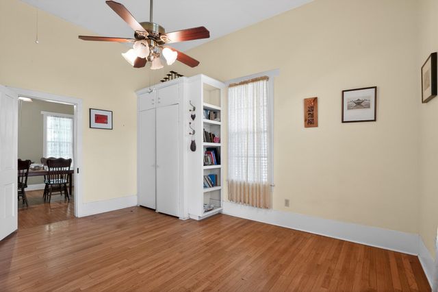 106 E Valverde Street, Brenham, TX 77833