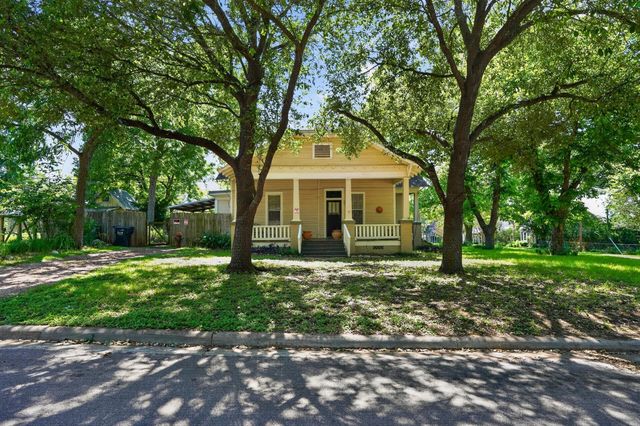 106 E Valverde Street, Brenham, TX 77833