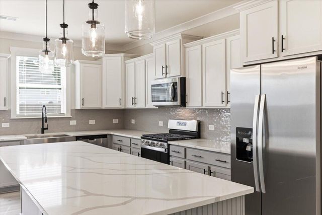 1310 Homecoming Boulevard, Ravenel, SC 29470