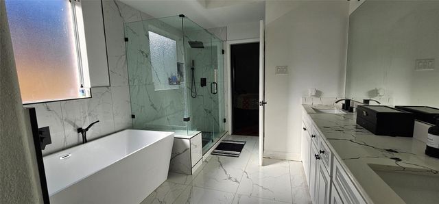 10201 Forest Spring Lane, Pearland, TX 77584