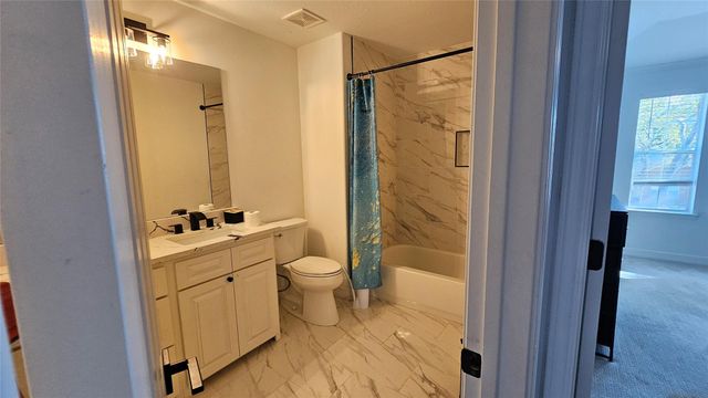 10201 Forest Spring Lane, Pearland, TX 77584