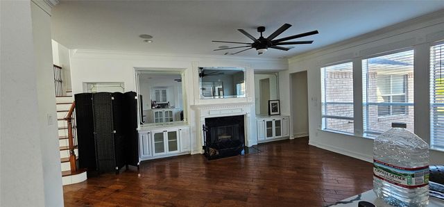 10201 Forest Spring Lane, Pearland, TX 77584