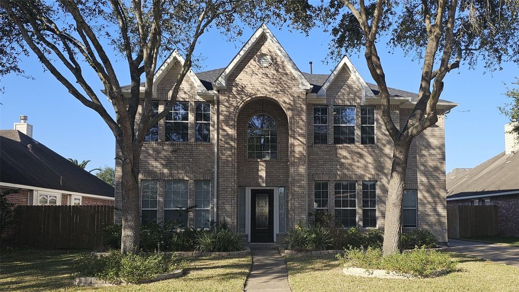10201 Forest Spring Lane, Pearland, TX 77584