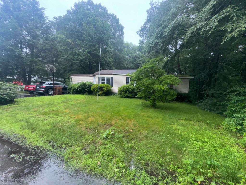 16 True Lane, Seabrook, NH 03874
