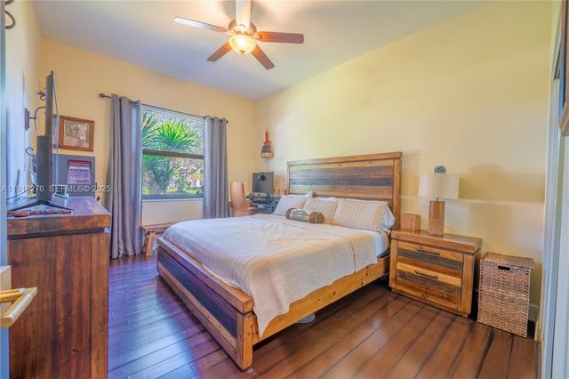 13372 SW 40th St, Davie, FL 33330