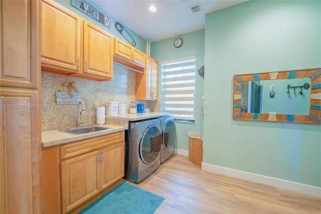 13372 SW 40th St, Davie, FL 33330