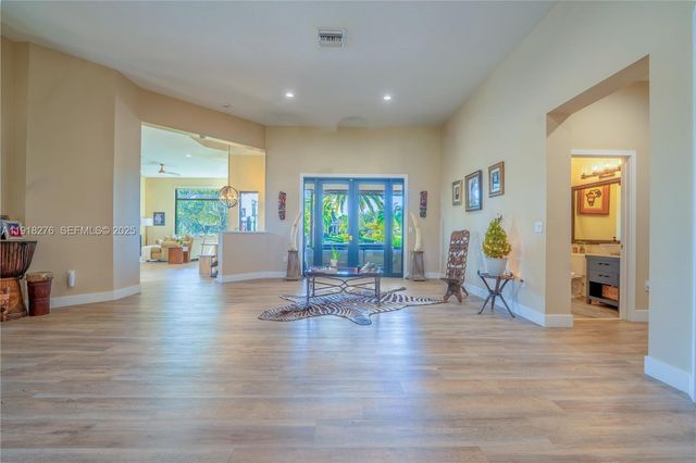 13372 SW 40th St, Davie, FL 33330