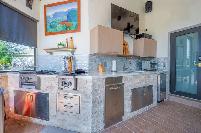 13372 SW 40th St, Davie, FL 33330