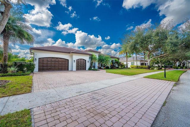 13372 SW 40th St, Davie, FL 33330