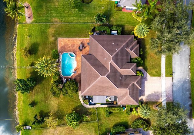 13372 SW 40th St, Davie, FL 33330