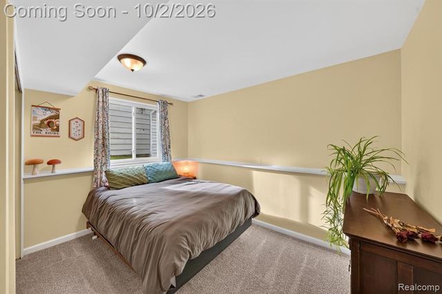 917 N East Street, Fenton, MI 48430