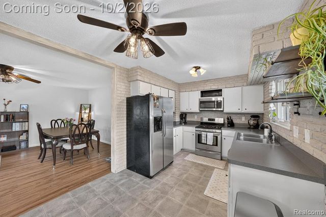 917 N East Street, Fenton, MI 48430