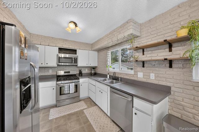 917 N East Street, Fenton, MI 48430