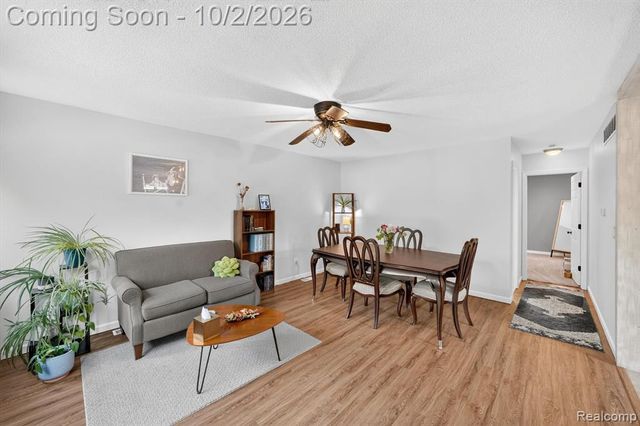 917 N East Street, Fenton, MI 48430