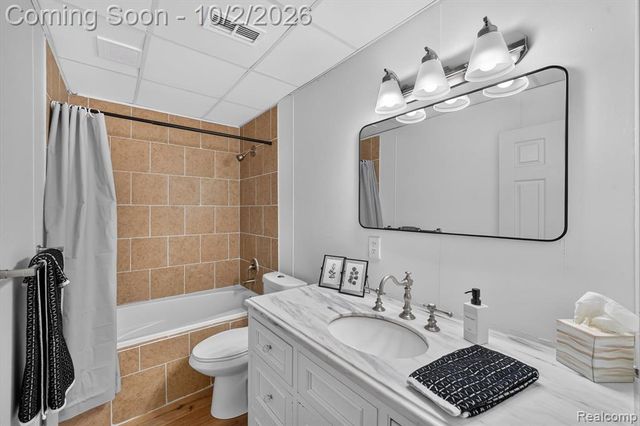 917 N East Street, Fenton, MI 48430