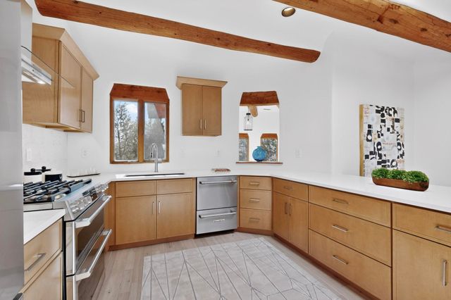 600 Vista De La Ciudad, Santa Fe, NM 87501